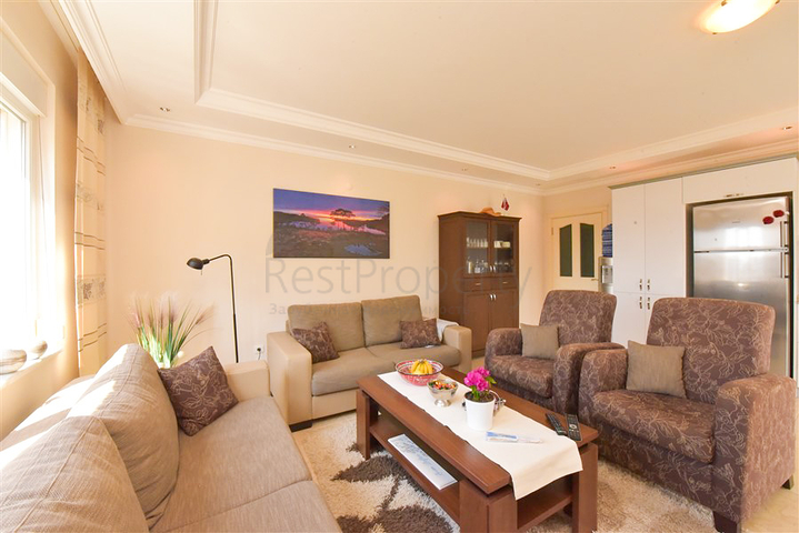 شقة كبيرة مطلة على البحر 2 + 1