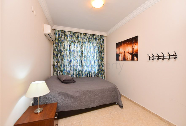 شقة كبيرة مطلة على البحر 2 + 1