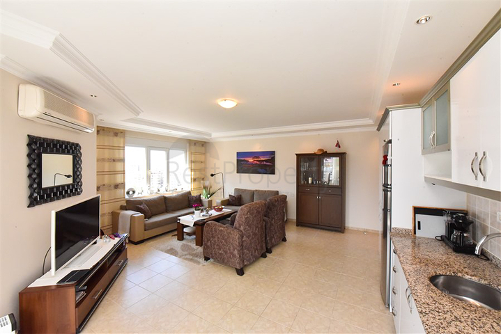 شقة كبيرة مطلة على البحر 2 + 1