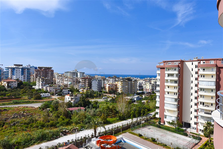 شقة كبيرة مطلة على البحر 2 + 1