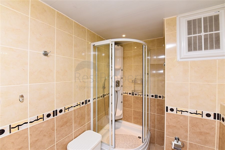 شقة كبيرة مطلة على البحر 2 + 1