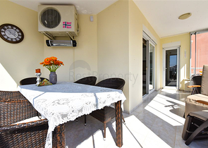 شقة كبيرة مطلة على البحر 2 + 1