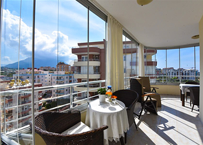 شقة كبيرة مطلة على البحر 2 + 1