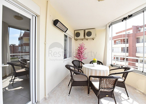 شقة كبيرة مطلة على البحر 2 + 1