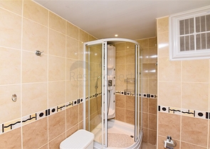 شقة كبيرة مطلة على البحر 2 + 1