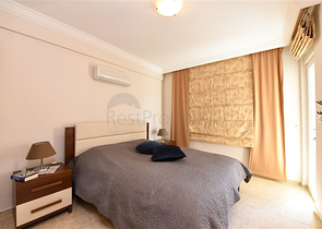 شقة كبيرة مطلة على البحر 2 + 1