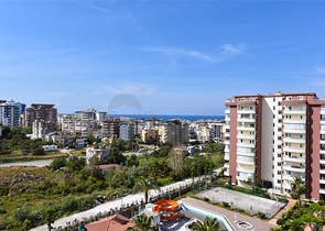 شقة كبيرة مطلة على البحر 2 + 1