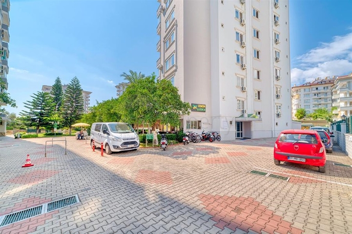 شقة 1 + 1 900 متر من البحر مع تصريح إقامة