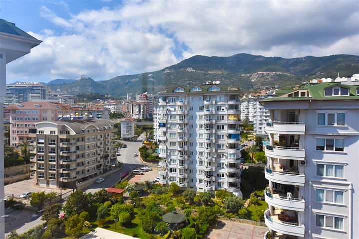 شقة 1 + 1 900 متر من البحر مع تصريح إقامة