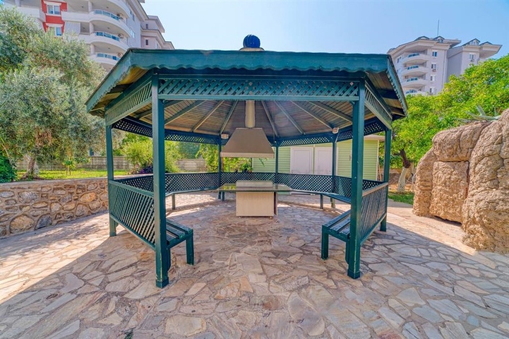 شقة 1 + 1 900 متر من البحر مع تصريح إقامة