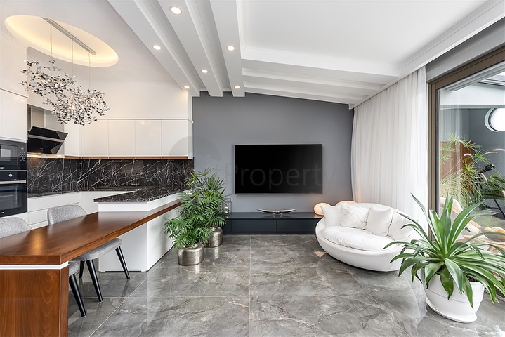 بنتهاوس فاخر مع إطلالات على البحر والقلعة من المالك 