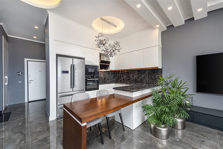 بنتهاوس فاخر مع إطلالات على البحر والقلعة من المالك 