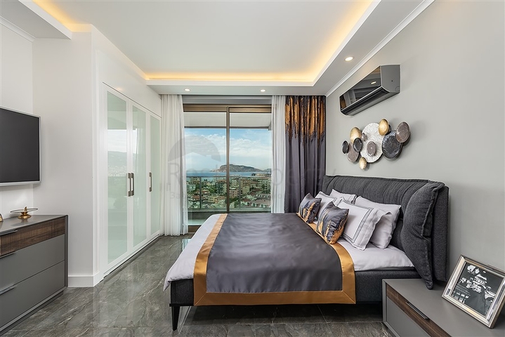 بنتهاوس فاخر مع إطلالات على البحر والقلعة من المالك 