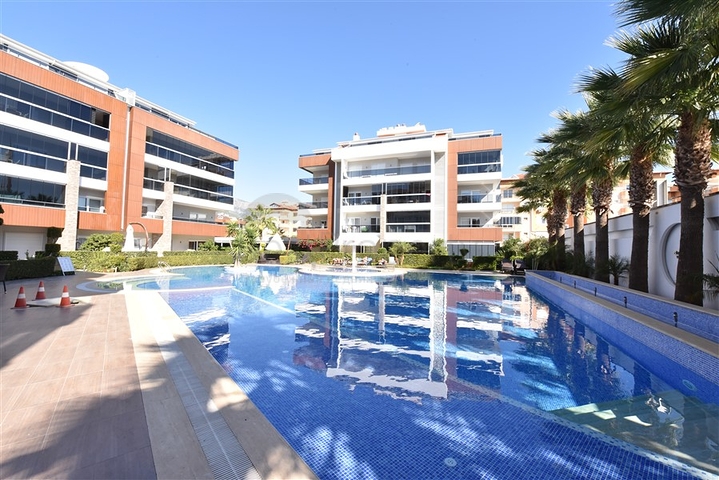 شقة فسيحة 2 + 1 في منطقة أوبا