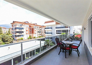 شقة فسيحة 2 + 1 في منطقة أوبا