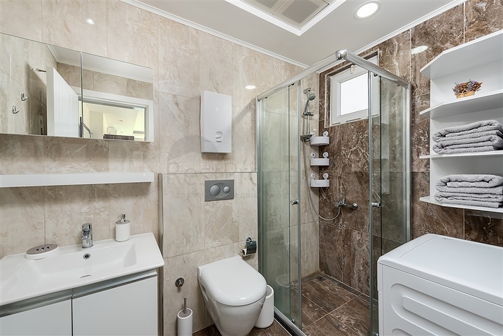 استوديو واسع في مجمع أفسالارا الشهير   