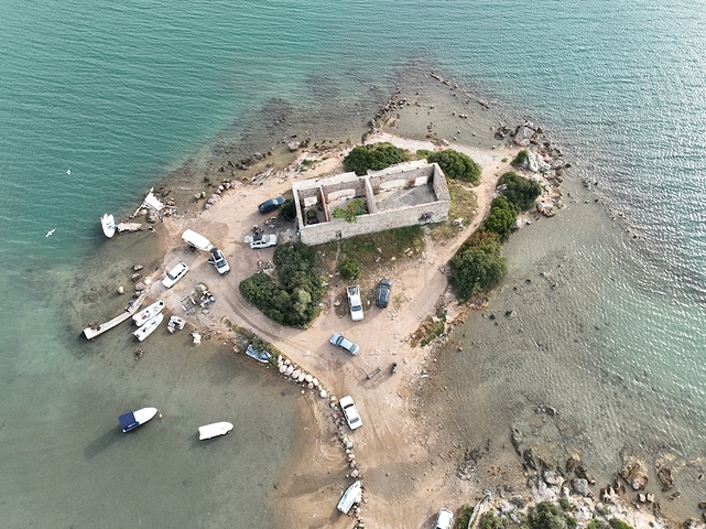 إقامة فريدة من المالك مع إطلالة على البحر محاطة بالغابة