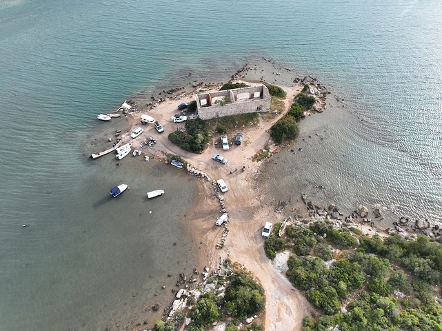 إقامة فريدة من المالك مع إطلالة على البحر محاطة بالغابة