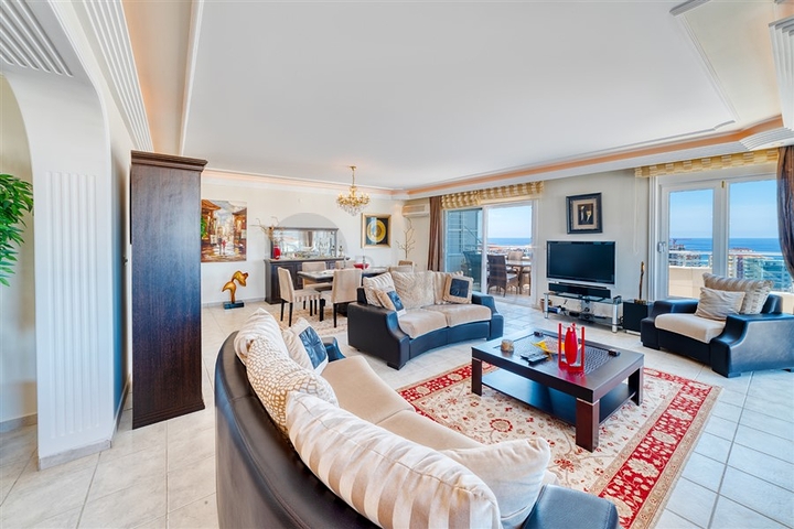 بنتهاوس كبير 3 + 1 مع مناظر خلابة