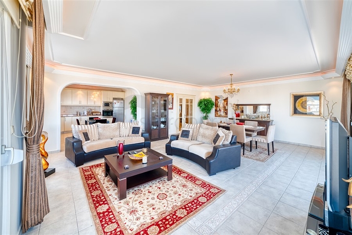 بنتهاوس كبير 3 + 1 مع مناظر خلابة