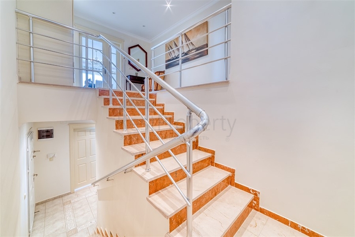 بنتهاوس كبير 3 + 1 مع مناظر خلابة