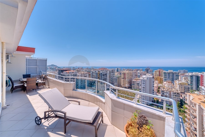 بنتهاوس كبير 3 + 1 مع مناظر خلابة