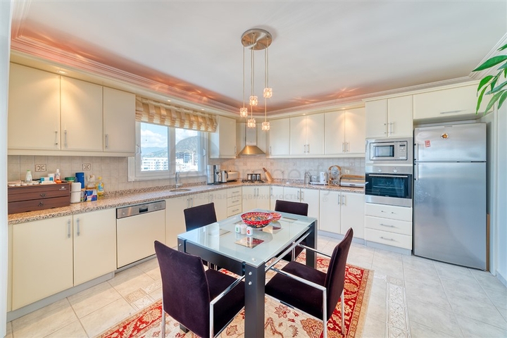 بنتهاوس كبير 3 + 1 مع مناظر خلابة