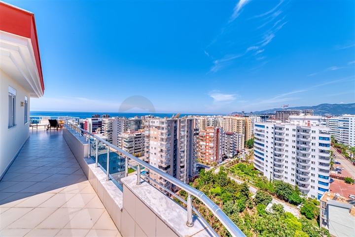 بنتهاوس كبير 3 + 1 مع مناظر خلابة