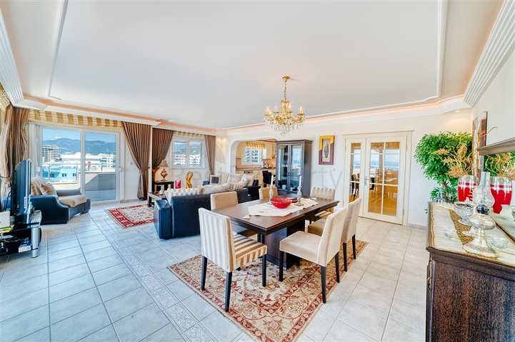 بنتهاوس كبير 3 + 1 مع مناظر خلابة