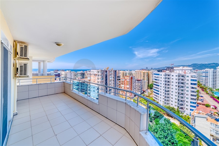 بنتهاوس كبير 3 + 1 مع مناظر خلابة