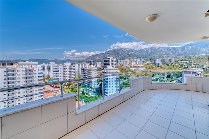 بنتهاوس كبير 3 + 1 مع مناظر خلابة