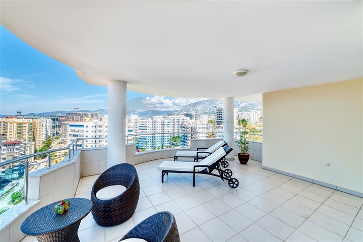 بنتهاوس كبير 3 + 1 مع مناظر خلابة