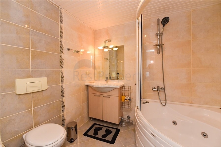 شقة واسعة تطل على البحر والجبل في منطقة جيكجيلي