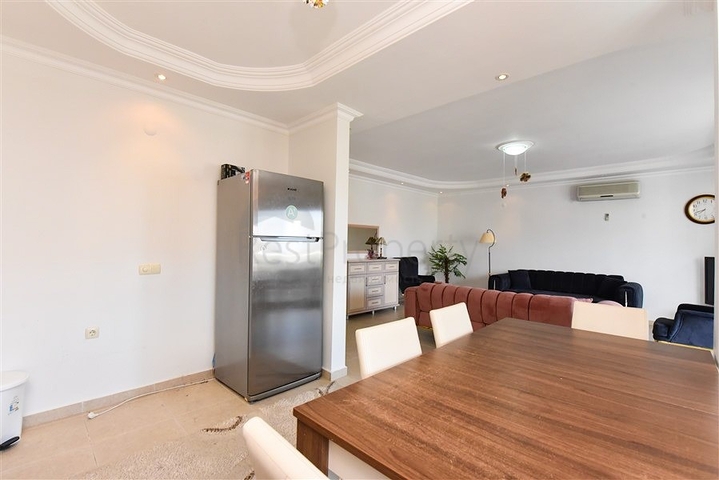 شقة واسعة تطل على البحر والجبل في منطقة جيكجيلي