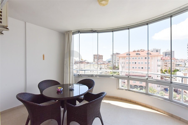 شقة واسعة تطل على البحر والجبل في منطقة جيكجيلي