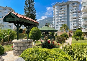 شقة واسعة تطل على البحر والجبل في منطقة جيكجيلي