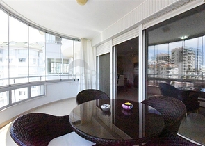 شقة واسعة تطل على البحر والجبل في منطقة جيكجيلي