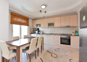 شقة واسعة تطل على البحر والجبل في منطقة جيكجيلي