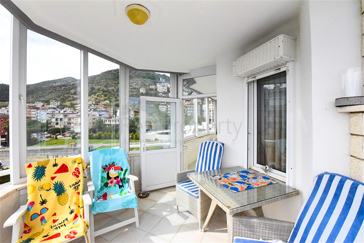 2 + 1 شقة للإيجار في وسط ألانيا