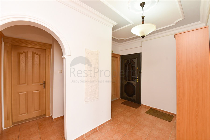 2 + 1 شقة للإيجار في وسط ألانيا