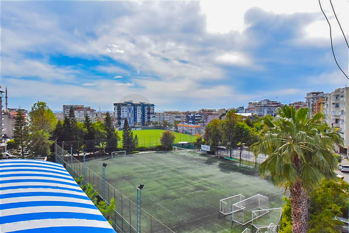 2 + 1 شقة للإيجار في وسط ألانيا