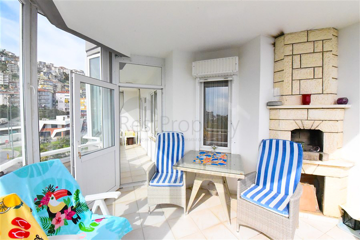 2 + 1 شقة للإيجار في وسط ألانيا