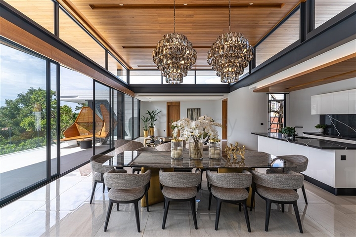 مجمع فلل فاخر مع مسبح وإطلالات بانورامية على تلال بوكيت