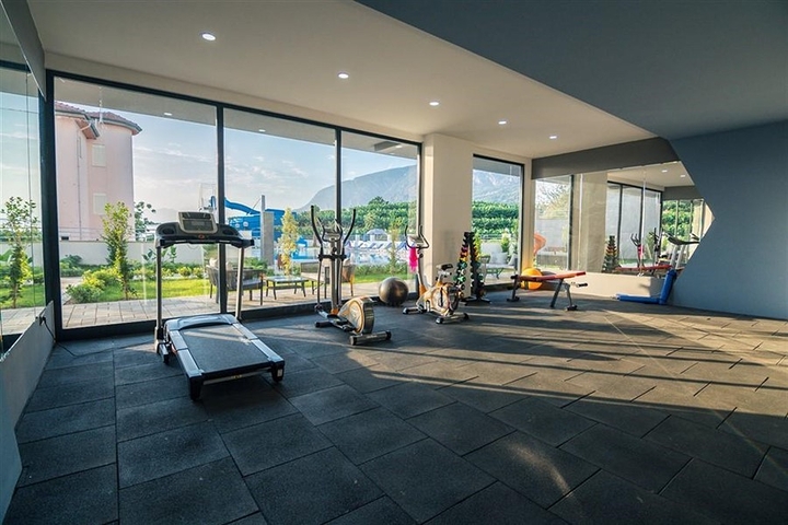 شقة مفروشة 1 + 1 مطلة على البحر والجبل في منطقة محمودلار