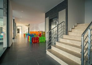 شقة مفروشة 1 + 1 مطلة على البحر والجبل في منطقة محمودلار