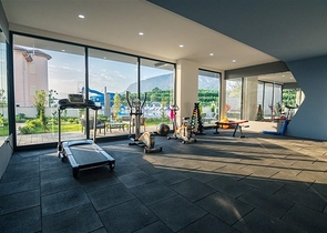 شقة مفروشة 1 + 1 مطلة على البحر والجبل في منطقة محمودلار