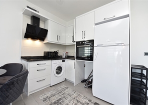 شقة مفروشة 1 + 1 مطلة على البحر والجبل في منطقة محمودلار