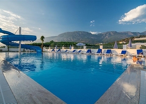 شقة مفروشة 1 + 1 مطلة على البحر والجبل في منطقة محمودلار