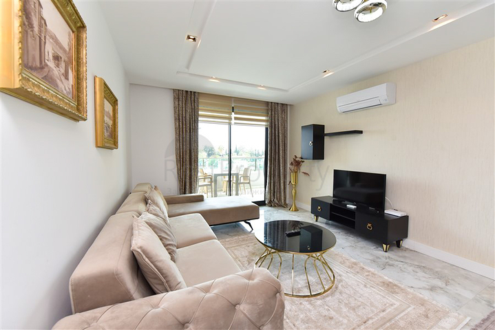 شقة فاخرة 1 + 1 في منطقة كارجيجاك