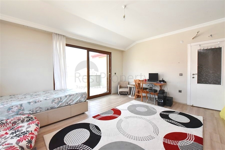 بنتهاوس 4 + 1 مع مطبخ منفصل في منطقة أوبا